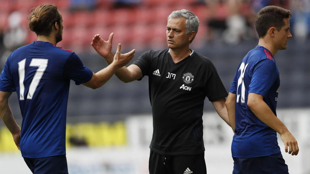 Blind không có vấn đề gì với thầy cũ Mourinho, thậm chí là học hỏi rất nhiều từ ông. Ảnh: CGI.