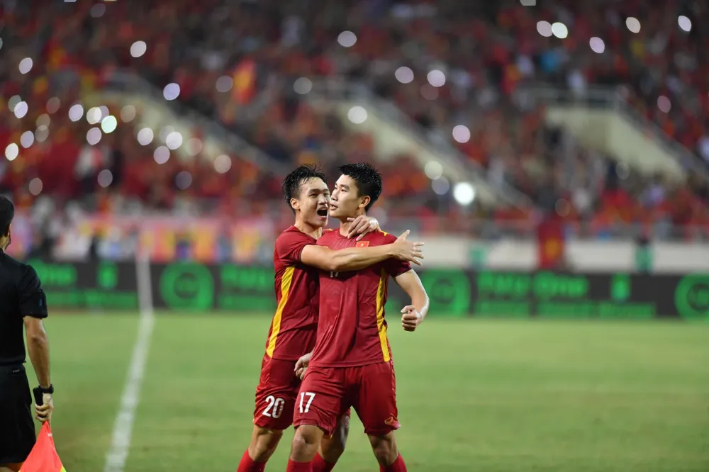 Tiền đạo Nhâm Mạnh Dũng đã ghi bàn duy nhất trong trận chung kết nhấn chìm tham vọng của người Thái. Ảnh: ANH DUY.