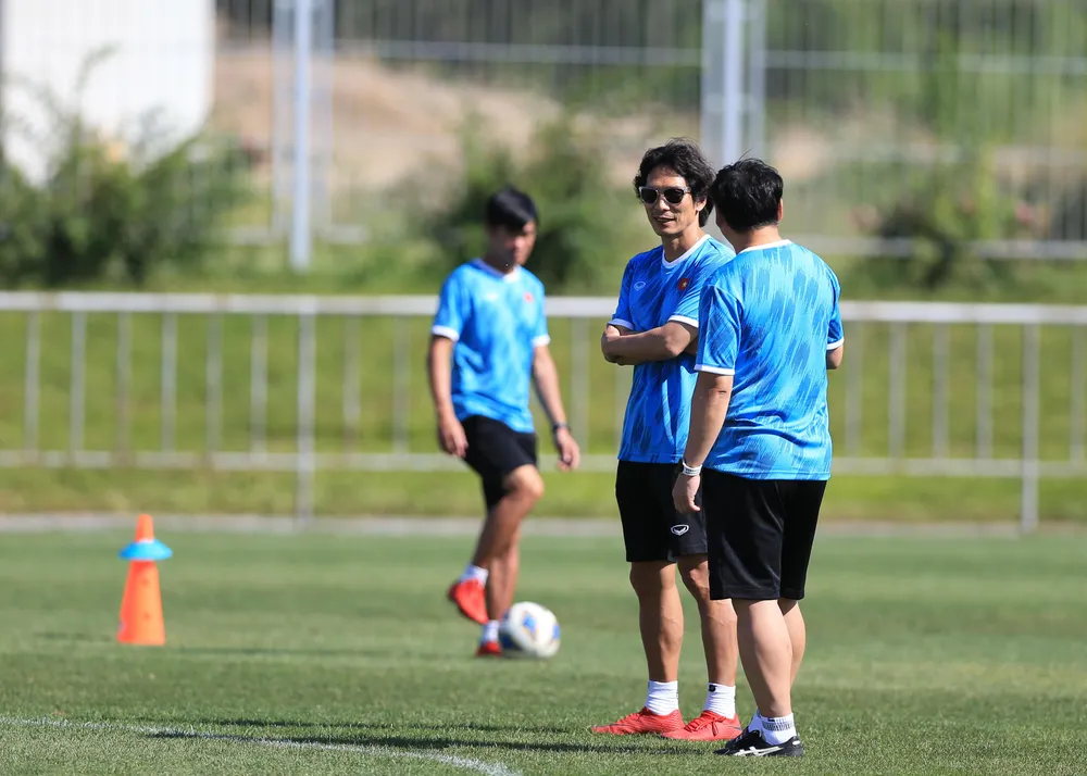 HLV Gong Oh-kyun tự tin nắm bắt rõ các đối thủ của U-23 Việt Nam ở sân chơi lớn châu Á. Ảnh: ANH THỎA.