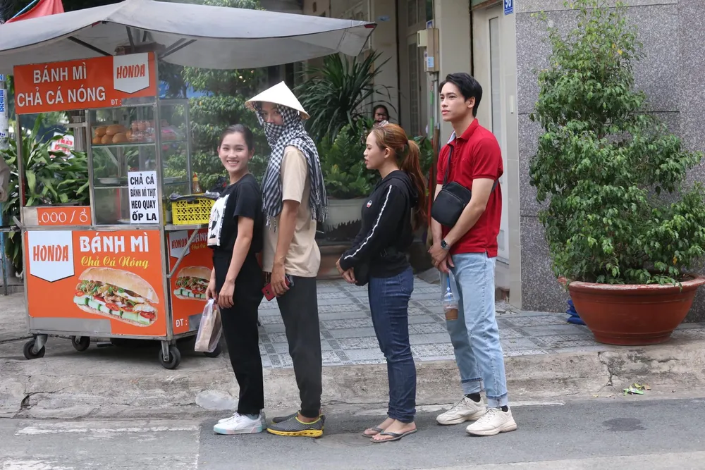 .... chuyển tải những câu chuyện dung dị đời thường mang nhiều ý nghĩa lớn...