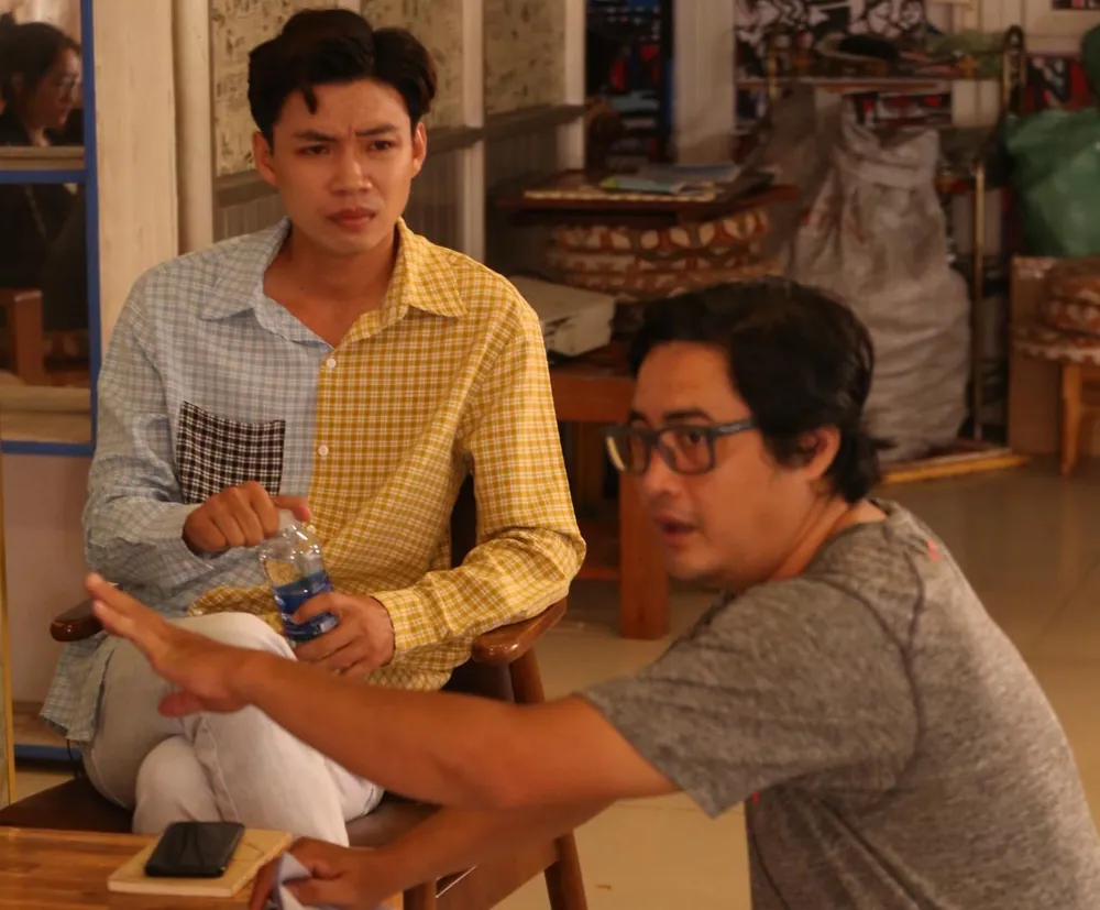 Đạo diễn Ngọc Tưởng chỉ đạo diễn xuất cho Tài Đặng...