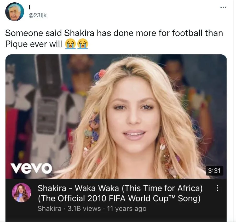 Pique lặng lẽ "like" một dòng trạng thái dè bỉu chính mình. Ảnh: CGI.