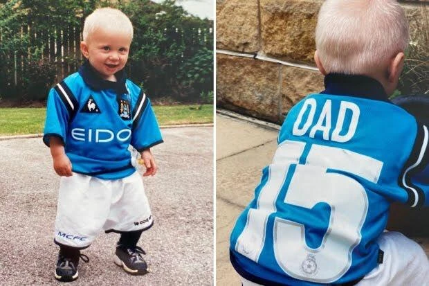 Haaland yêu bóng đá khi còn nhỏ thường mặc số áo thi đấu của cha mình...