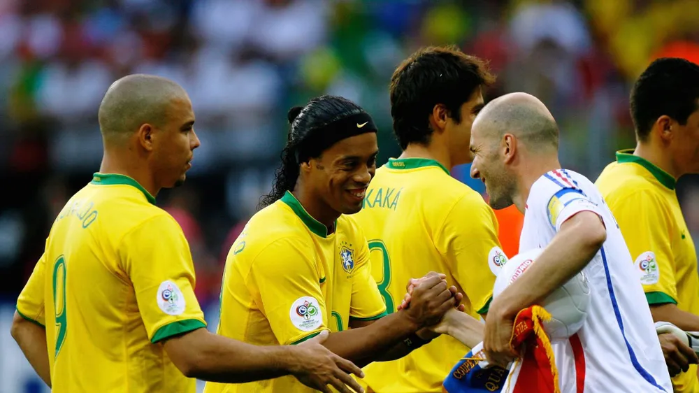 Ronaldinho ngưỡng mộ Zidane và cầu chúc cho cựu tuyển thủ Pháp gặt hái nhiều thành công trên cương vị HLV. Ảnh: CGI, Ronaldinho ngưỡng mộ Zidane và cầu chúc cho cựu tuyển thủ Pháp gặt hái nhiều thành công trên cương vị HLV. Ảnh: CGI,