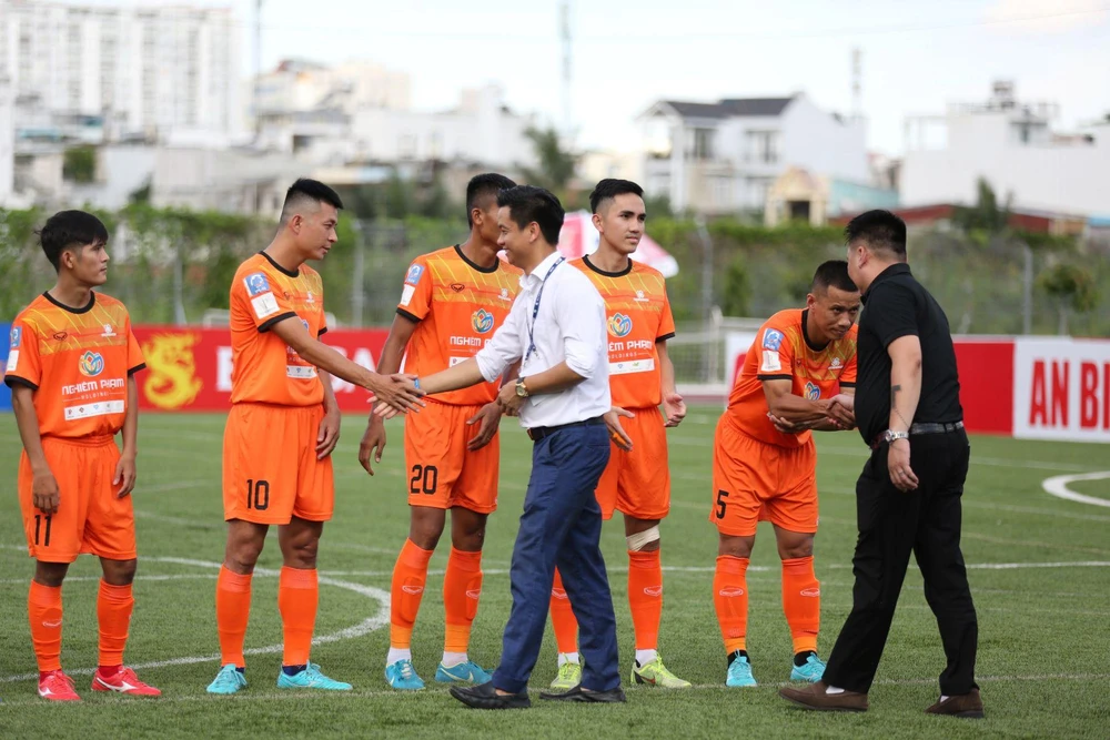 Các nhà tổ chức mùa này đã đưa giải đấu chào sân ở năm địa phương trên cả nước và mong mỏi sẽ hình thành giải chuyên nghiệp quốc gia.