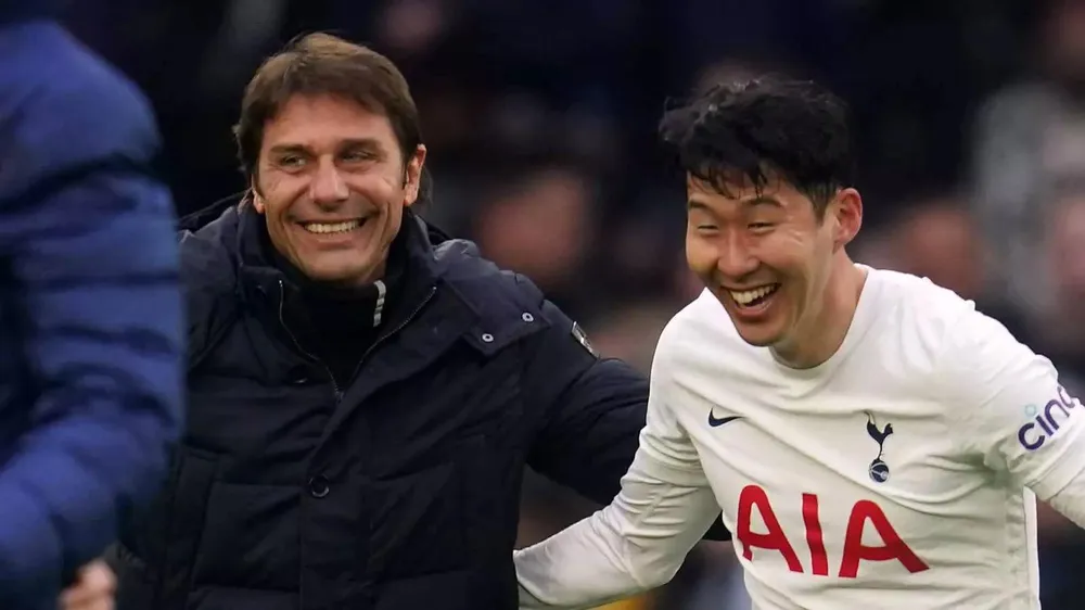 Son Heung-min biết ơn thầy Conte với những lời kích thích đồng đội giúp anh ghi bàn để trở thành chân sút châu Á đầu tiên giành Chiếc giày vàng Premier League. Ảnh: CGI.