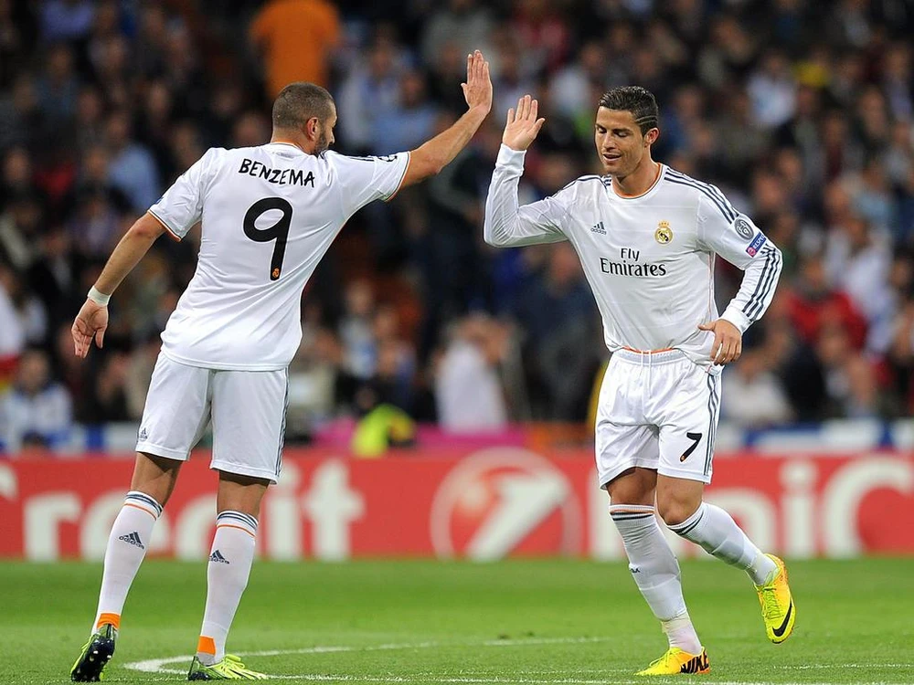 Benzema không muốn có mặt Ronaldo ở sân Bernabeu. Ảnh: CGI.