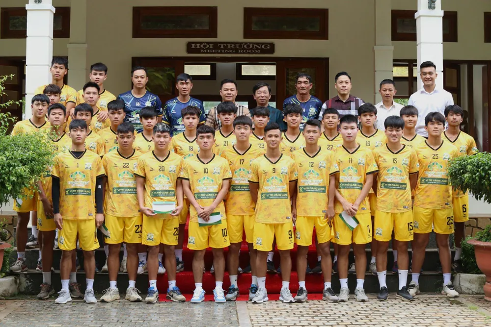 Tân binh hạng Ba quốc gia Vị Trí Vàng Kon Tum quyết tâm lên hạng Nhì ngay trong mùa giải đầu tiên góp mặt tham dự. Ảnh: LAN LAN. Tân binh hạng Ba quốc gia Vị Trí Vàng Kon Tum quyết tâm lên hạng Nhì ngay trong mùa giải đầu tiên góp mặt tham dự. Ảnh: LAN LAN.