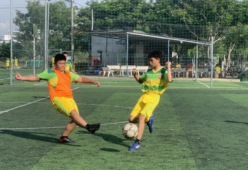 Đều đặn mỗi cuối tuần, Lê Thanh Phương thỏa mãn ước mong ươm mầm lặng lẽ cho các tài năng trẻ bóng đá Bình Định. Yêu cầu chung của lớp học: các thành viên biết và hiểu rõ về cơ thể mình; Biết sinh hoạt nhóm, phối hợp nhóm, rèn luyện tính tự giác và kỹ luật; Tăng cường sức mạnh thể chất và tinh thần.