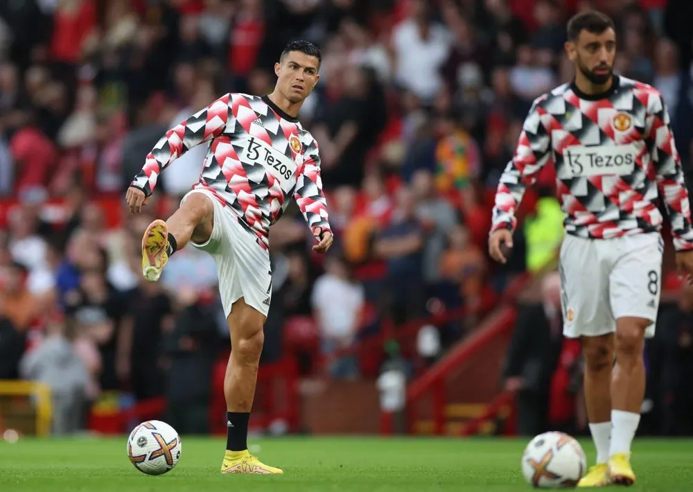Ronaldo vẫn muốn rời khỏi sân Old Trafford và bắt buộc Man United phải tìm một trung phong mới. Ảnh: CGI. Ronaldo vẫn muốn rời khỏi sân Old Trafford và bắt buộc Man United phải tìm một trung phong mới. Ảnh: CGI.