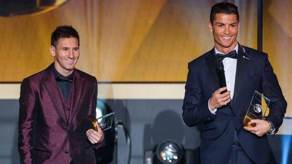 Messi và Ronaldo đã chia nhau 12 Quả bóng vàng trong 13 năm gần nhất. Ảnh: CGI.