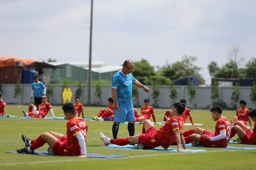 Đội tuyển Việt Nam sẽ lần lượt gặp Singapore vào ngày 21-9 (lúc 19 giờ) và Ấn Độ ngày 27-9 (lúc 19 giờ). Trận Singapore – Ấn Độ diễn ra vào lúc 19 giờ, ngày 24-9.