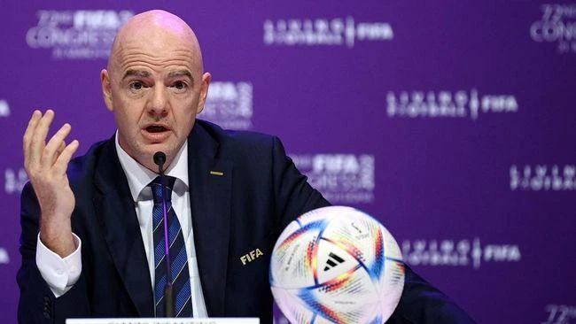 Chủ tịch FIFA Infantino gửi lời chia buồn đến PSSI cùng rất nhiều Liên đoàn bóng đá quốc gia khác chia sẻ nỗi đau, trong đó có VFF. Ảnh: Bola.
