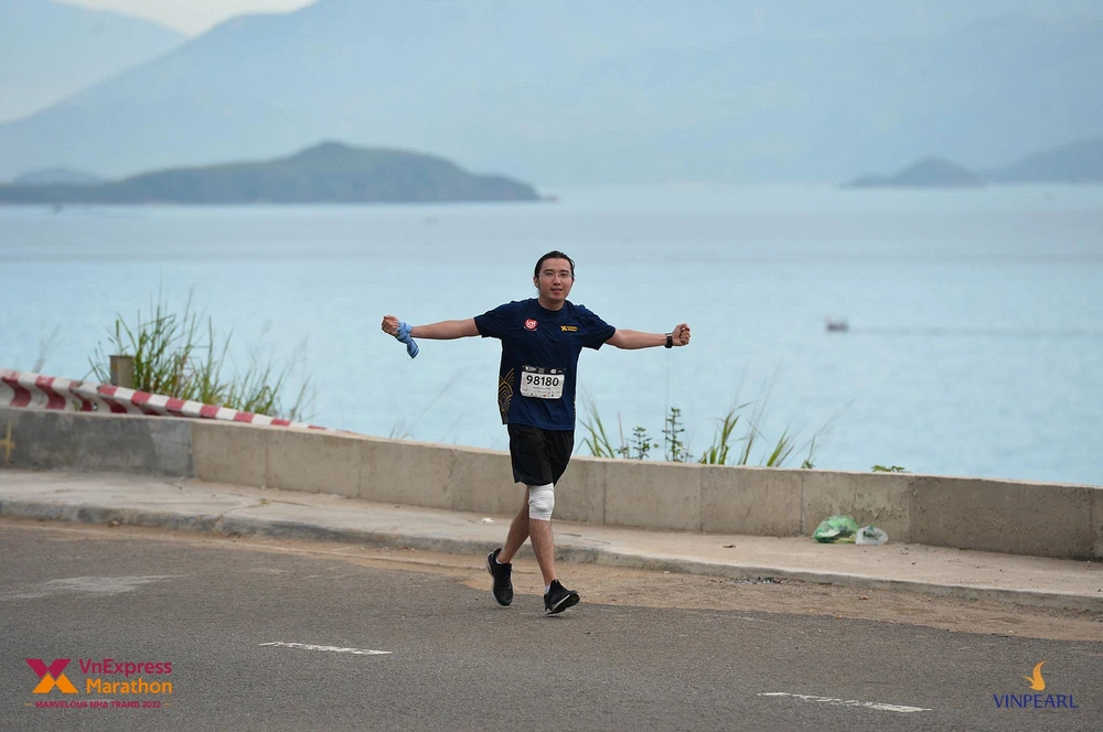 Cảnh sắc và những cung đường tuyệt vời ở Nha Trang đã giúp chân chạy Hoàng Trọng hòa mình với thiên nhiên và chinh phục niềm đam mê của mình.