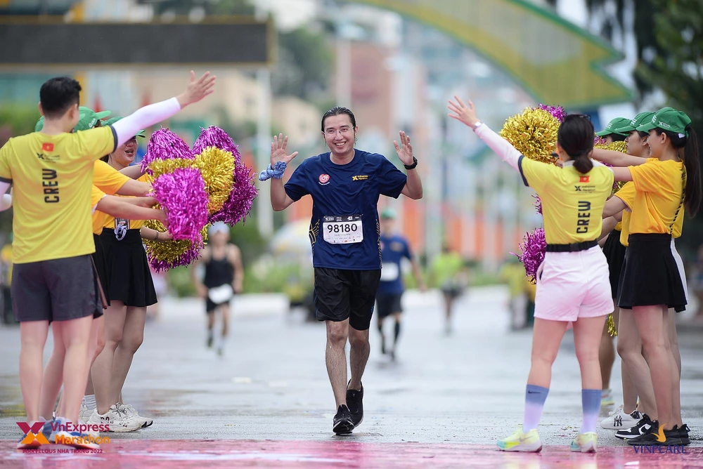 Nụ cười hạnh phúc khi chiến thắng bản thân của diễn viên đa năng Hoàng Trọng.