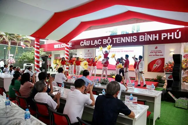 Tưng bừng lễ khai trương khu thể thao và giải trí Bình Phú.