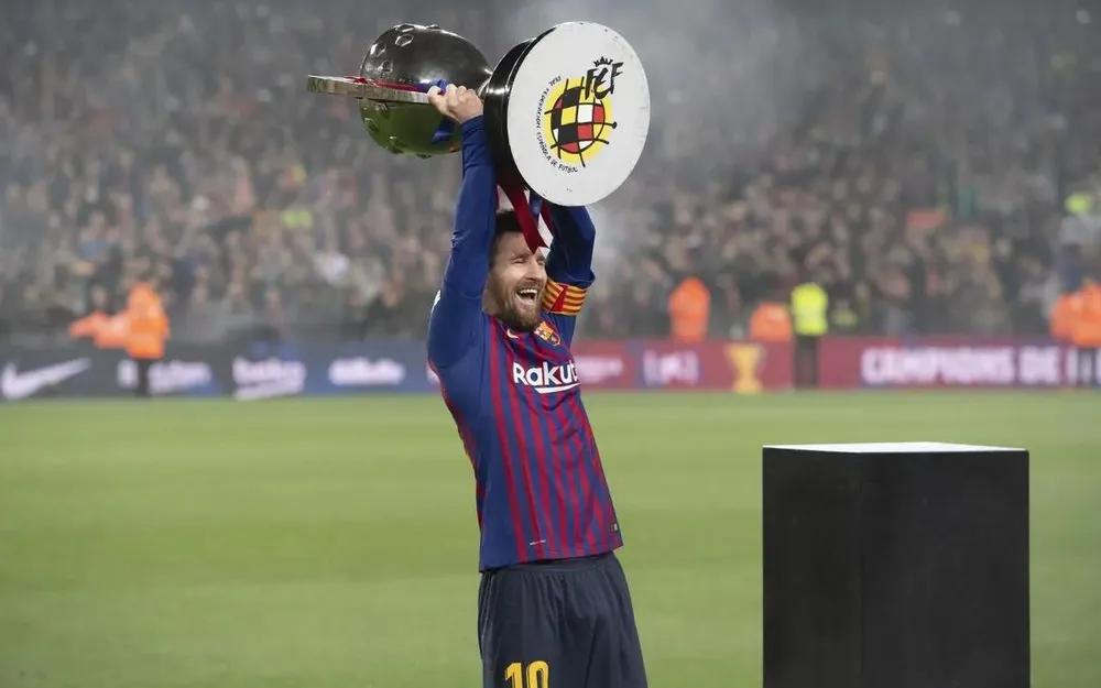 Rất hy vọng có bản hợp đồng tái ký với Barca, nhưng cuối cùng Messi phải rời đi trong nước mắt. Ảnh: GETTY.