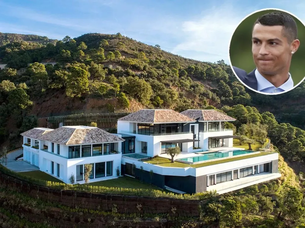 Tiền đạo người Bồ Đào Nha sắm sửa cơ ngơi đồ sộ ở quê nhà. Ảnh: GETTY.