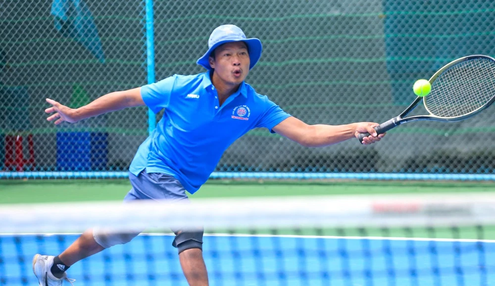 Không có việc gì khó với pha đỡ bóng đầy ngạo nghễ và thiện chiến...