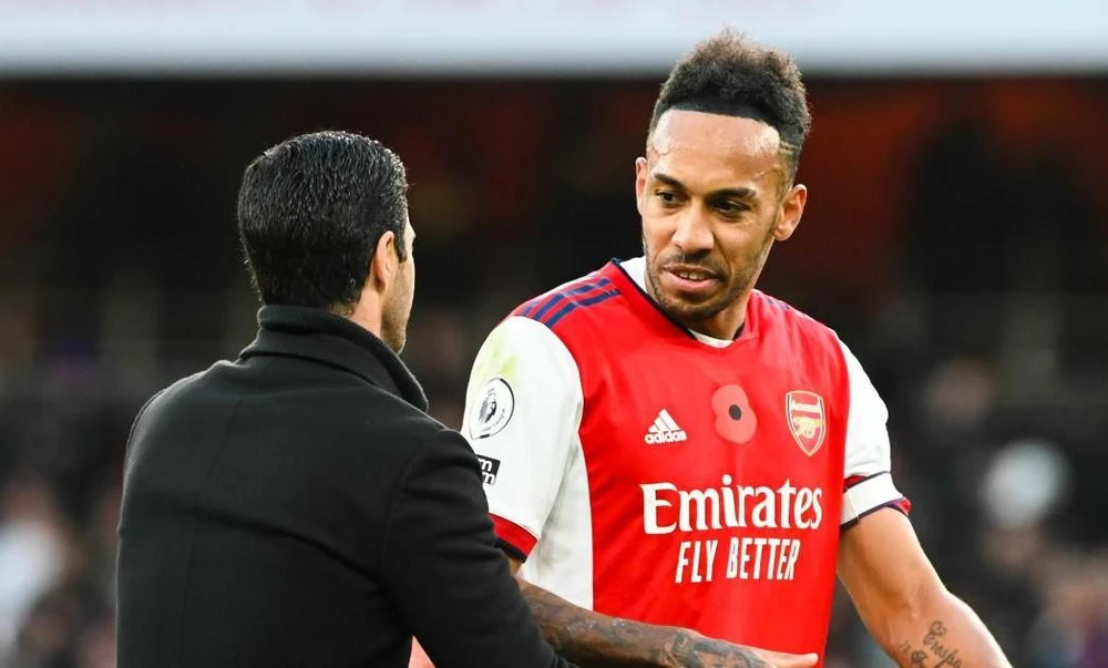 HLV Arteta từng tước băng đội trưởng và đẩy Aubameyang rời khỏi Arsenal do nhiều lần vi phạm kỷ luật. Ảnh: GETTY.