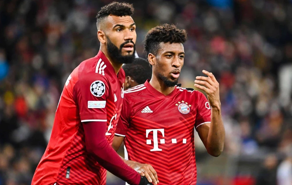 Man United đang để mắt đến Choupo-Moting (trái) là người thay thế ngắn hạn cho Ronaldo. Ảnh: GETTY.