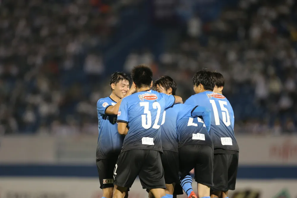 Đội khách vừa lên ngôi á quân J-League đẳng cấp hơn đã không khó thắng chủ nhà B. Bình Dương 2-0. Ảnh: ANH PHƯƠNG. Đội khách vừa lên ngôi á quân J-League đẳng cấp hơn đã không khó thắng chủ nhà B. Bình Dương 2-0. Ảnh: ANH PHƯƠNG.