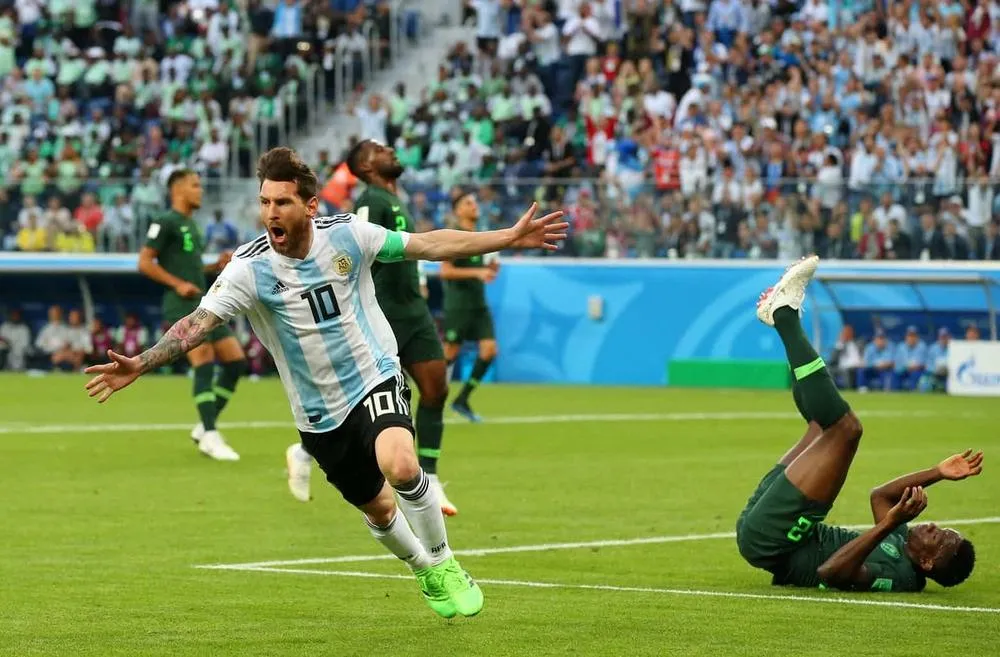 ... trái ngược với Messi cũng ghi bàn từ khoảng cách 11 mét nhưng Argentina của anh bại trận. Ảnh: GETTY. ... trái ngược với Messi cũng ghi bàn từ khoảng cách 11 mét nhưng Argentina của anh bại trận. Ảnh: GETTY.