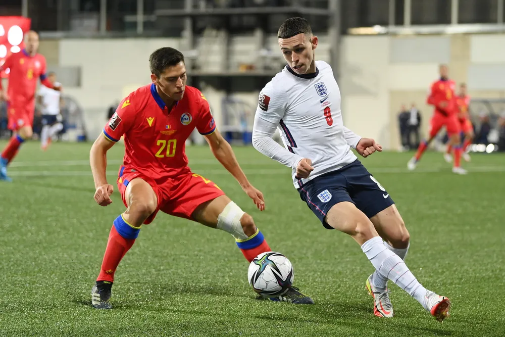 Phil Foden không có cửa ra sân khi tuyển Anh bế tắc khiến HLV Southgate bị chỉ trích dữ dội. Ảnh: GETTY.