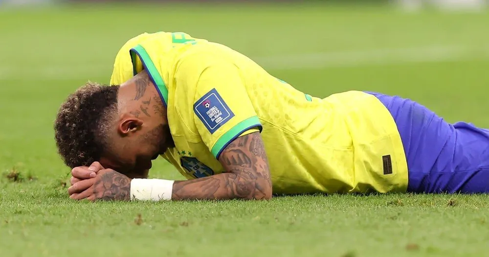 Ngôi sao của vũ điệu Samba không may gặp chấn thương ngay ở trận ra quân. Ảnh: GETTY.