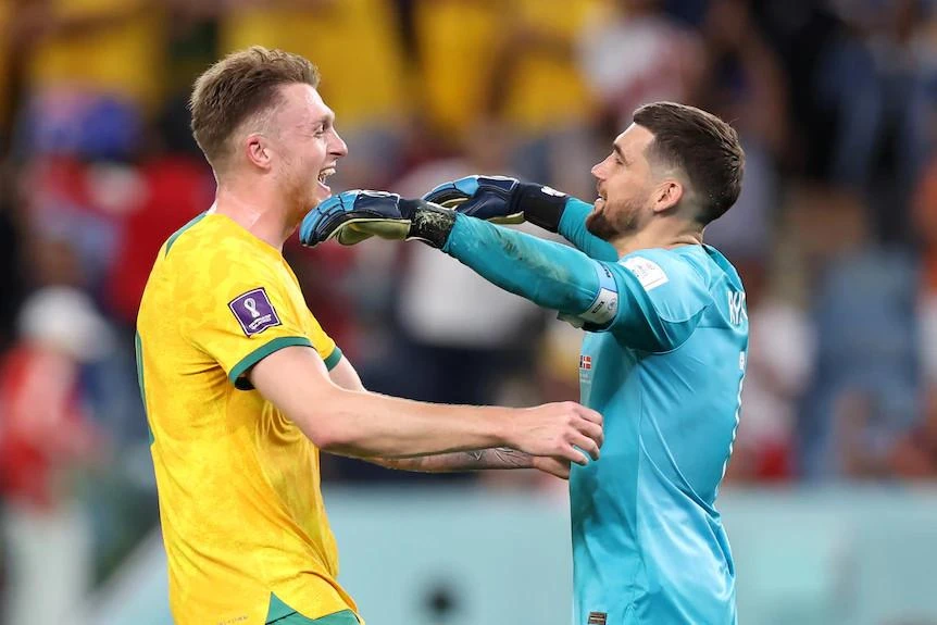 Tuyển Úc giành chiến thắng quan trọng để lấy vé vào vòng loại trực tiếp. Ảnh: GETTY.