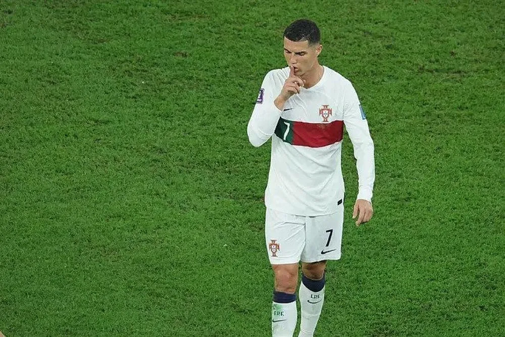 Ronaldo tức giận khi bị thay ra trong trận thua Hàn Quốc 1-2. Ảnh: GETTY. Ronaldo tức giận khi bị thay ra trong trận thua Hàn Quốc 1-2. Ảnh: GETTY.