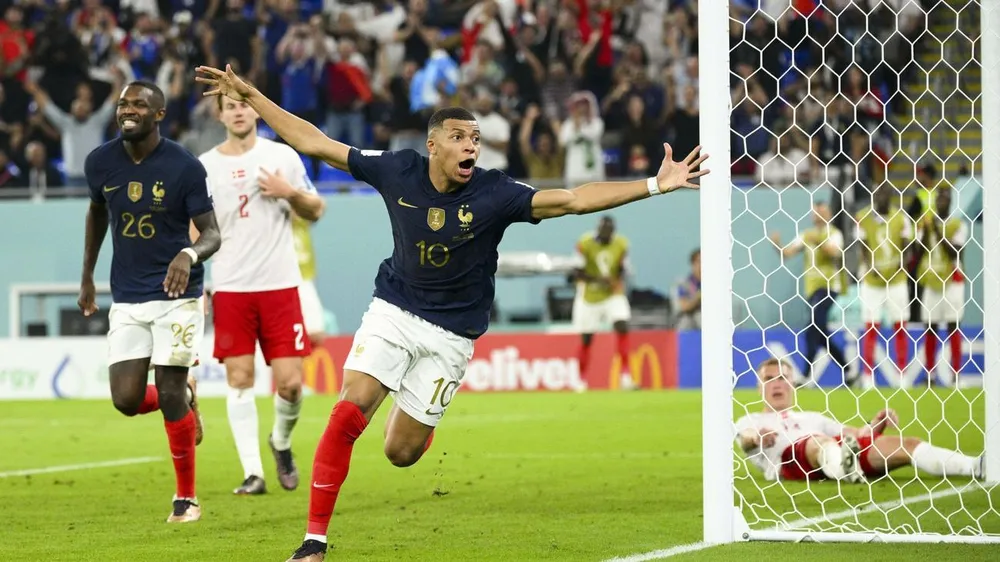 Mbappe trẻ trung đang có phong độ cao trong màu áo tuyển Pháp. Ảnh: GETTY.
