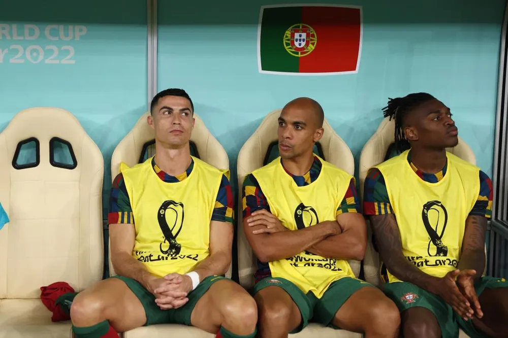 Ronaldo không chấp nhận việc anh không có tên trong đội hình xuất phát của Bồ Đào Nha, mặc dù quyết định của HLV Santos không sai. Ảnh: GETTY.