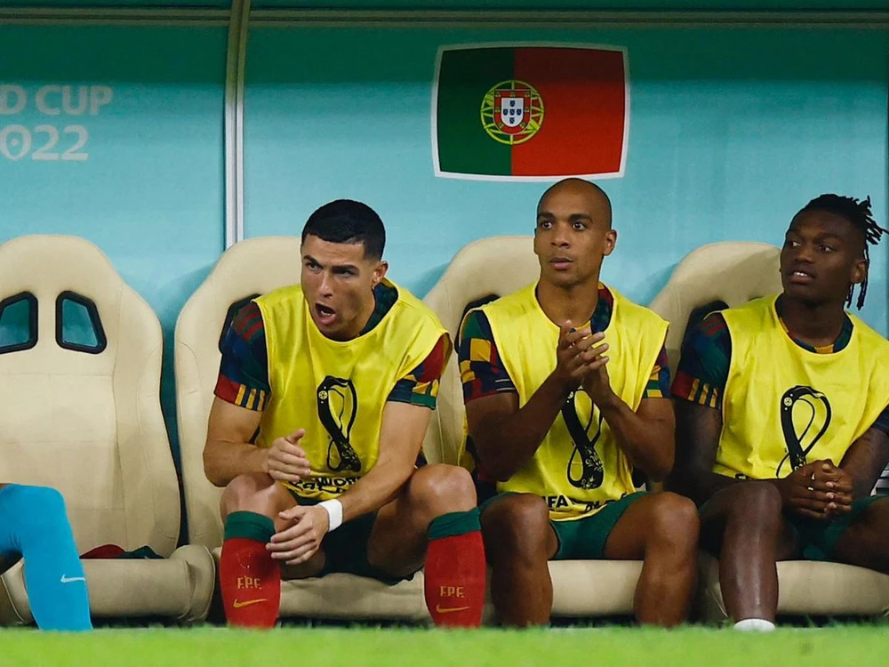 Đội trưởng Bồ Đào Nha ngồi ngoài ở trận đấu với Thụy Sĩ cho đến phút 73 mới vào sân. Ảnh: GETTY.