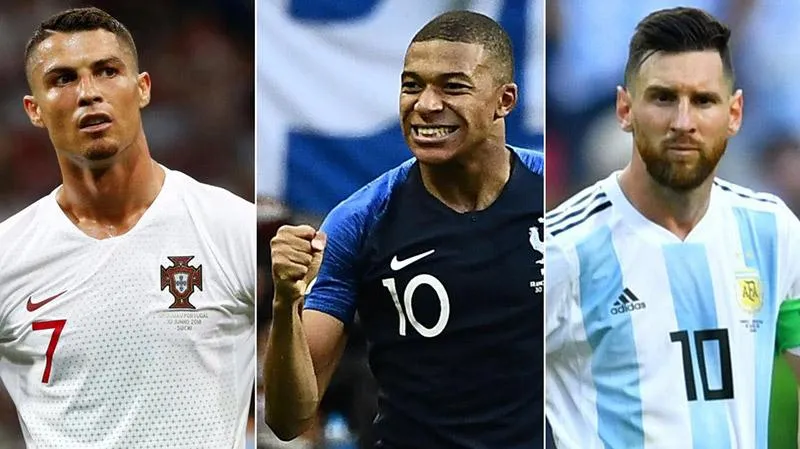 Chủ tịch PSG phủ nhận việc chiêu mộ Ronaldo về chơi chung với Mbappe và Messi. Ảnh: GETTY.