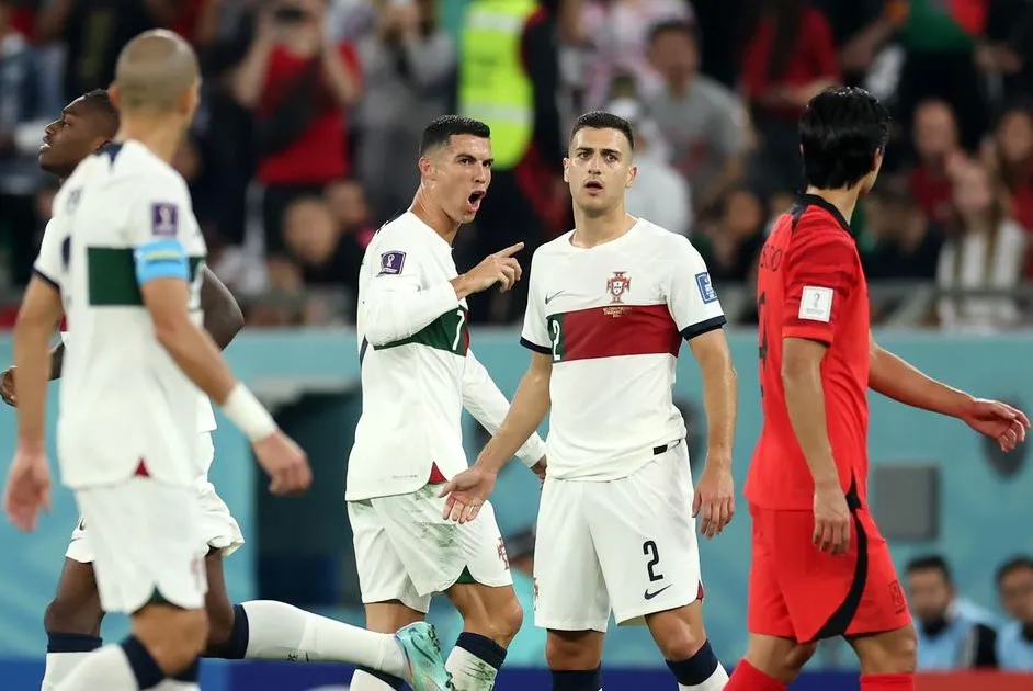 HLV Bento cho biết Ronaldo cố tình mang cầu thủ Hàn Quốc ra làm bia đỡ đạn cho mâu thuẫn của anh với HLV Santos. Ảnh: GETTY.