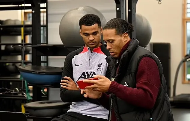 Virgil van Dijk đã tác động nhiều đến Gakpo trong việc đầu quân cho Liverpool. Ảnh: GETTY. Virgil van Dijk đã tác động nhiều đến Gakpo trong việc đầu quân cho Liverpool. Ảnh: GETTY.