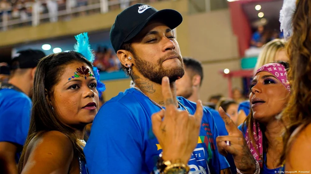 Neymar bị nghi ngờ cố tình bị đuổi để không đá trận đầu năm mới và ăn Tết ở quê nhà. Ảnh: GETTY.
