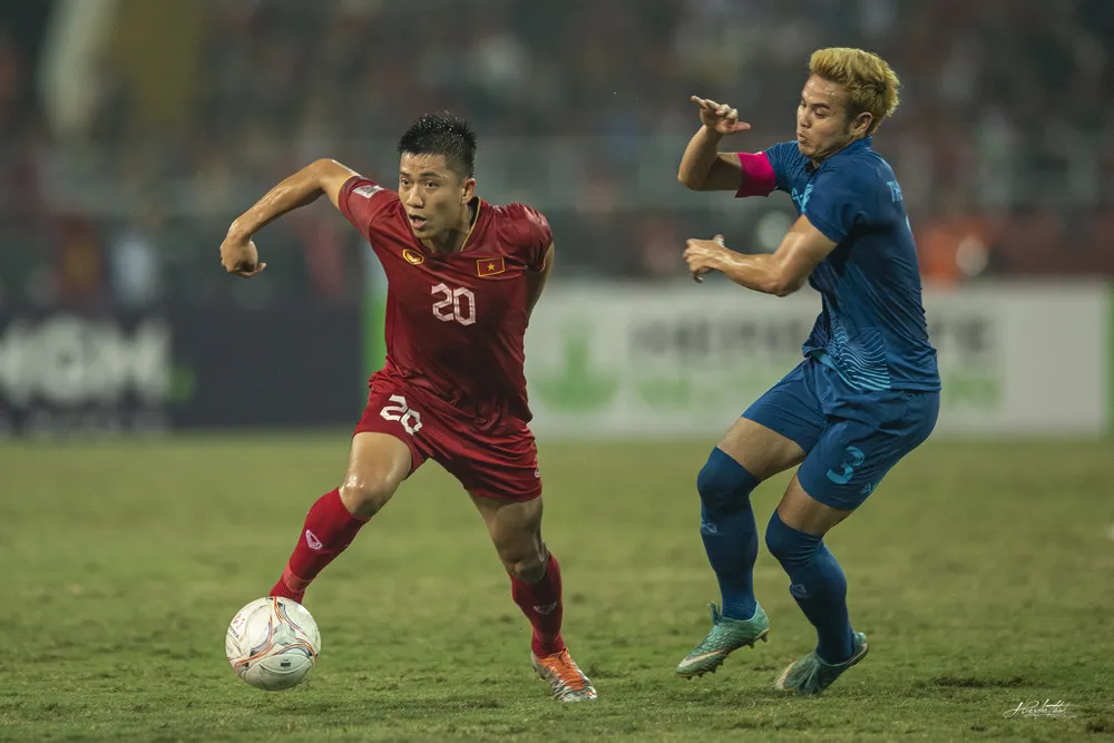 Theerathon là ngòi nổ quan trọng nhất trong lối chơi của Thái Lan. Ảnh: HẢI THỊNH. Theerathon là ngòi nổ quan trọng nhất trong lối chơi của Thái Lan. Ảnh: HẢI THỊNH.