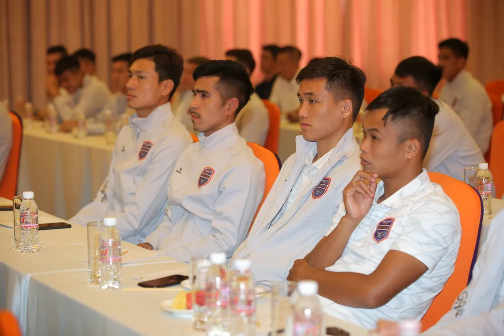 Các cầu thủ B. Bình Dương hy vọng có một mùa bóng mới đầy khởi sắc. Ảnh: ANH PHƯƠNG.