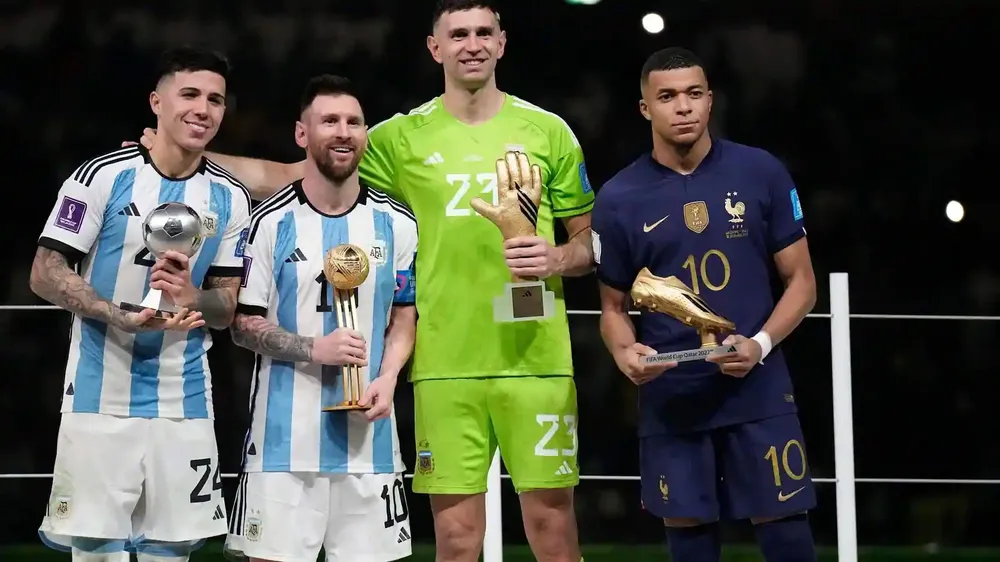 Messi, Martinez, Mbappe đều giành giải thưởng cá nhân danh giá cho riêng mình ở vòng chung kết World Cup 2022. Ảnh: GETTY. Messi, Martinez, Mbappe đều giành giải thưởng cá nhân danh giá cho riêng mình ở vòng chung kết World Cup 2022. Ảnh: GETTY.