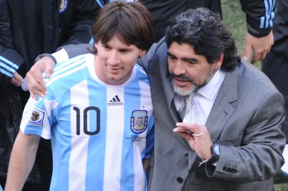 Hai biểu tượng bóng đá Argentina thường bị mang ra so sánh. Ảnh: GETTY. Hai biểu tượng bóng đá Argentina thường bị mang ra so sánh. Ảnh: GETTY.