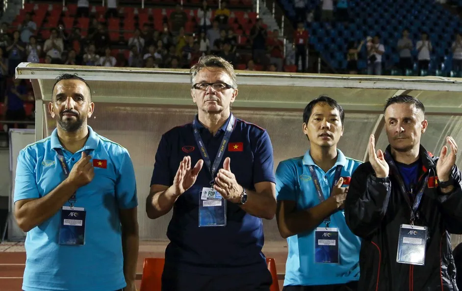 HLV Troussier sẽ dẫn dắt các học trò U-23 Việt Nam bảo vệ huy chương vàng SEA Games 32 tổ chức tại Campuchia vào cuối tháng 4. Ảnh: VFF.
