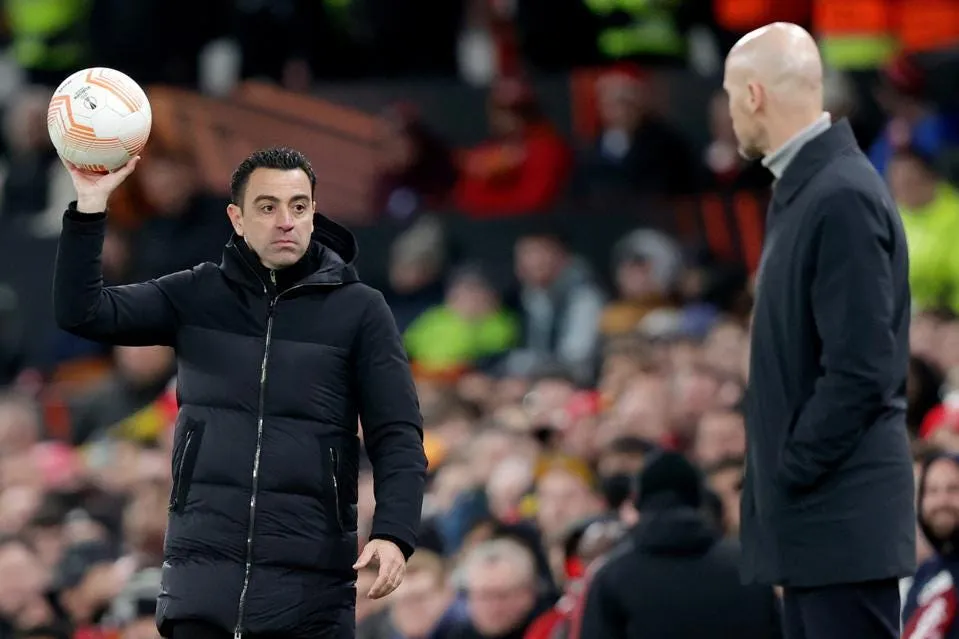 HLV Xavi là bại tướng mới nhất của lão làng Ten Hag. Ảnh: GETTY.