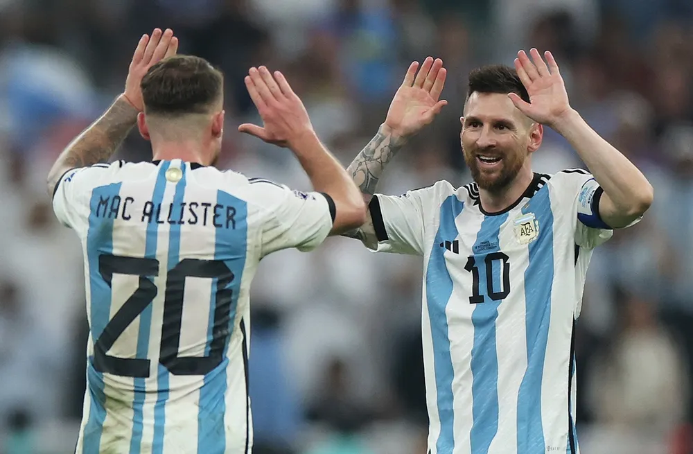 Mac Allister mong chờ đá chung với Messi tại vòng chung kết World Cup 2026. Ảnh: GETTY.