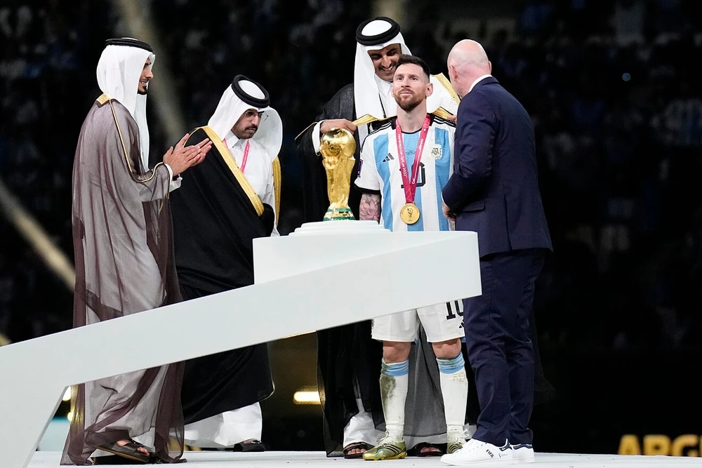 Những tỉ phú dầu mỏ của Saudi Arabia rất muốn có sự phục vụ của Messi ở giải đấu của họ. Ảnh: GETTY.
