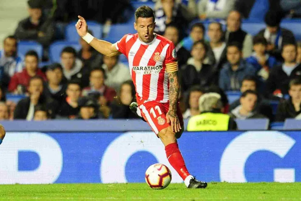 Cựu cầu thủ Benitez tố cáo hành vi xấu của những người đề nghị mua độ anh. Ảnh: GETTY.