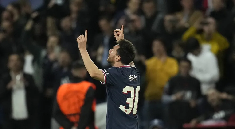 Tiền đạo người Argentina nổi bật hơn Ronaldo nhờ chơi cho năm giải đấu hàng đầu châu Âu. Ảnh: GETTY.