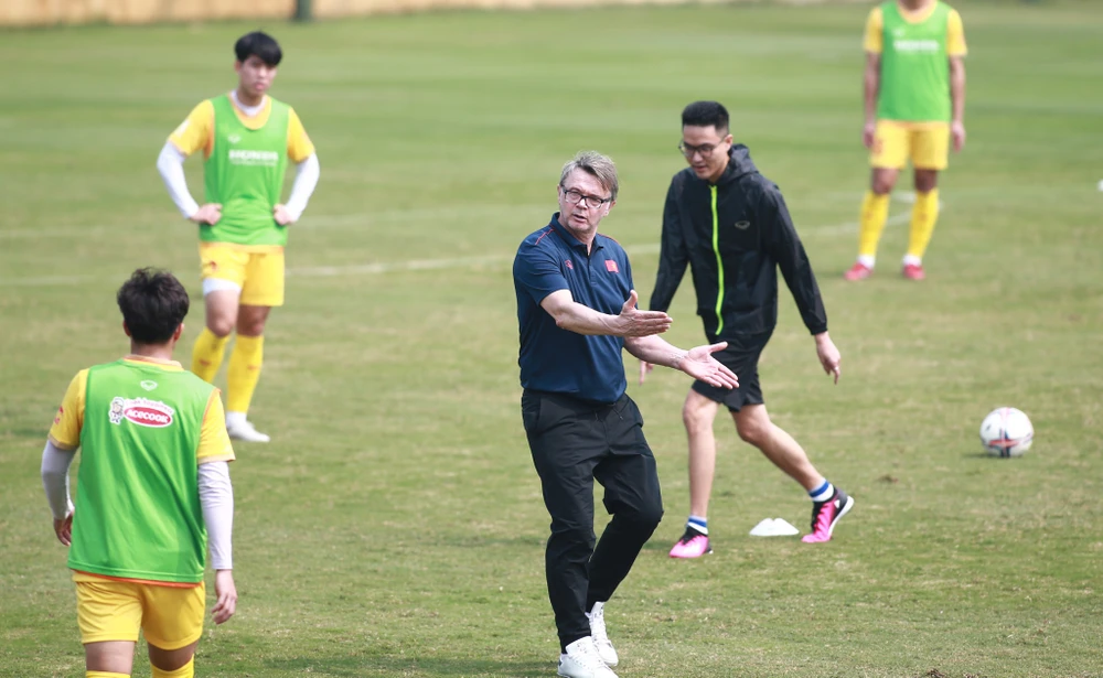 HLV Troussier chọn năm cầu thủ U-20 Việt Nam lên tuyển U-23. Ảnh: ANH PHƯƠNG.