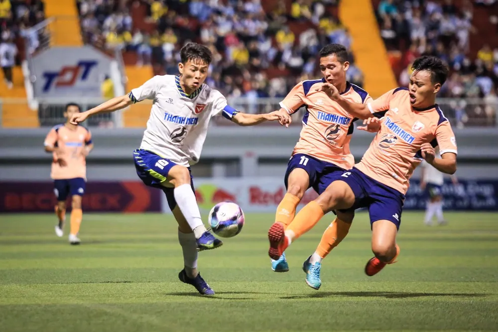 ĐH Huế ngăn bước tiến của ứng cử viên ĐH Văn Lang. Ảnh: ANH NGUYÊN.